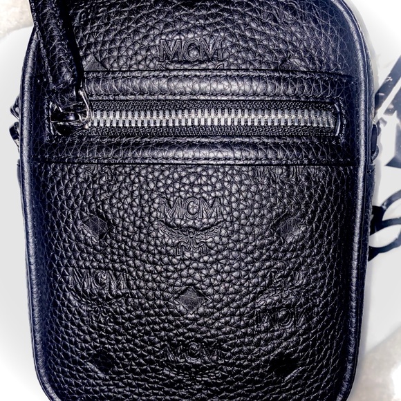 BLACK MCM STARK LOGO EMBOSSED LEATHER CROSSBODY WITH STRAP with Tags / Dust Bag - Picture 5 of 5